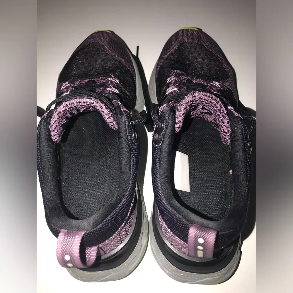Nike 1972 React( Size 6.5) Infinity Run Flyknit 2 Violet Dust, Hiking Running